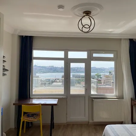 Stylish Cozy Place With Panoramic Sea View In Pera דירה איסטמבול